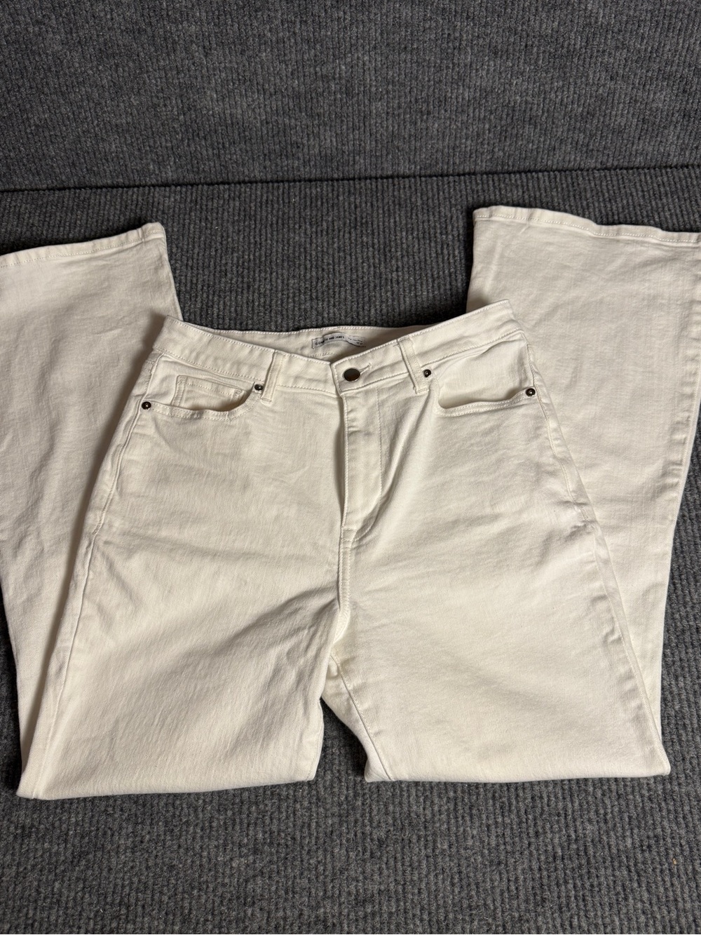 Elizabeth and James White High Rise Flare Leg Jeans Size 12/31